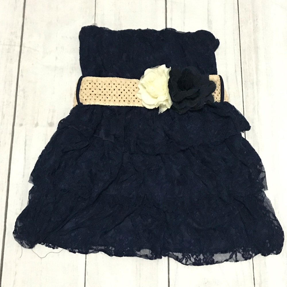 Strapless blouse with belt